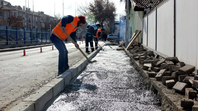İsfendiyar Sokak’ta yollar düzenleniyor
