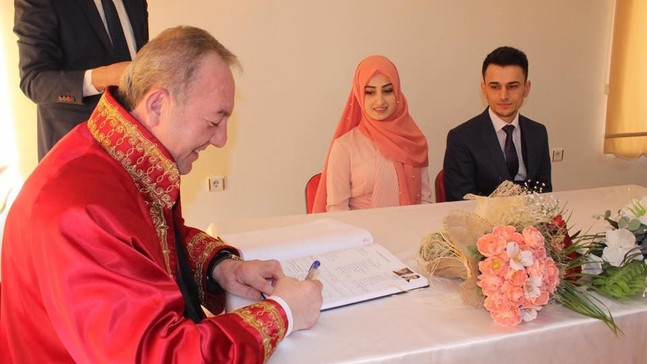 Başkan Şahiner, sevgililer gününde nikah kıydı
