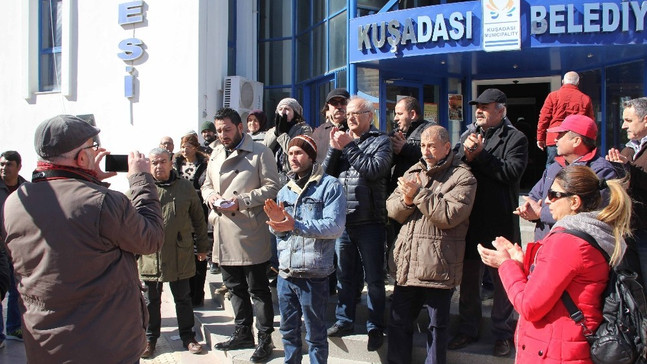 Kuşadası’nda toprak kayması mağdurlarından eylem
