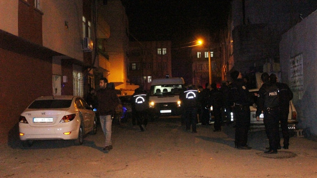 İki komşu arasında silahlı sopalı kavga: 8 gözaltı
