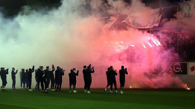Trabzonspor taraftarından takımlarına sevgi gösterisi
