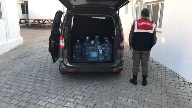 İzmir’de kaçak içki operasyonu: 3 gözaltı
