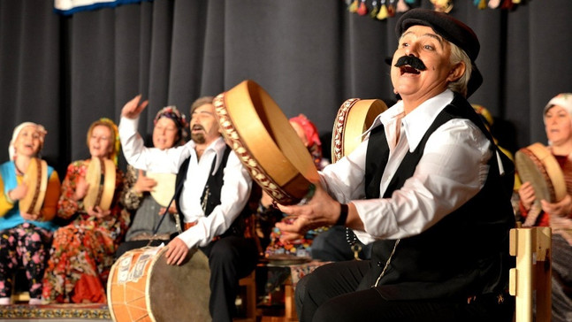 Annelerden “Düğün ya da davul” oyunu
