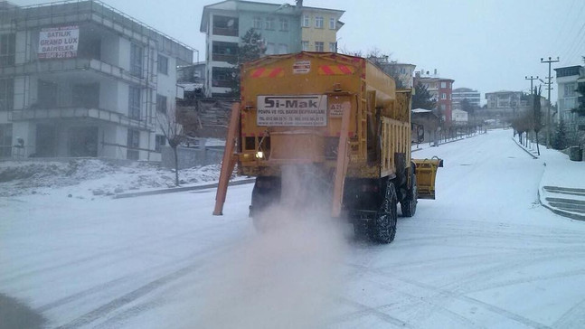 Tokat’ta karla mücadele çalışması
