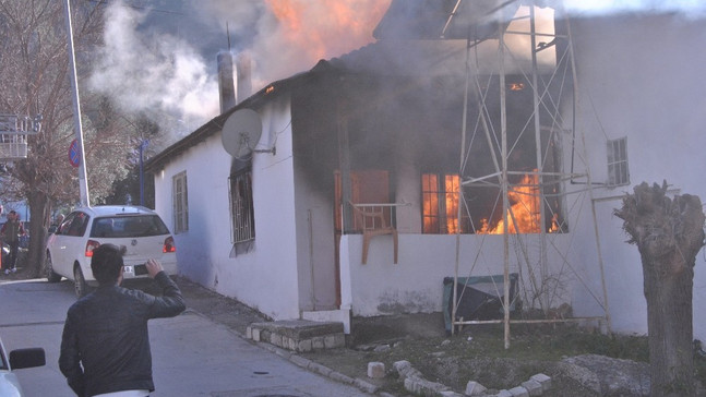Müstakil evde çıkan yangın mahalleliyi korkuttu

