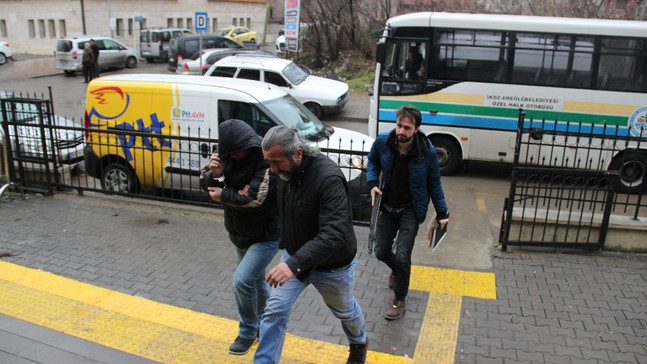 Pompalı tüfekle mağazayı basan zanlı adliyeye sevk edildi
