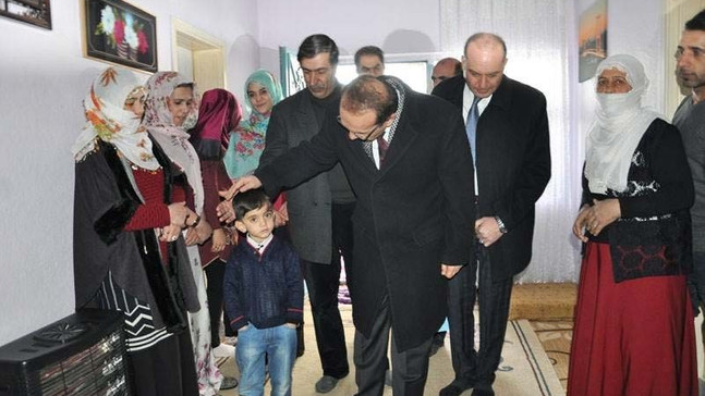 Vali Yavuz’dan şehit ailesine ziyaret
