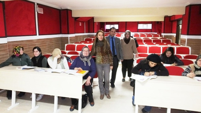 Burhaniye’ de okuma yazma kursu
