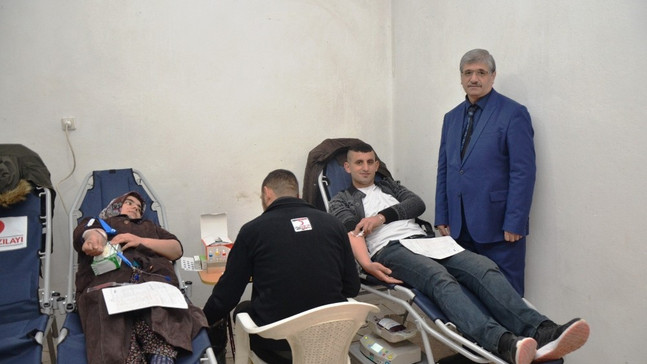 Yetimler Kervanından kan bağışı
