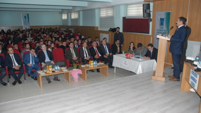 Tuşba’da ‘Fikirler Konuşuyor’ münazara yarışması
