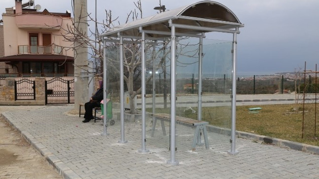 Burhaniye De Otobus Duraklari Yenileniyor Haberi Marmaris Tv
