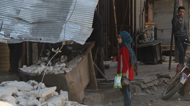 Suriye Rejim uçakları idlib’i bombaladı, bir kişi öldü
