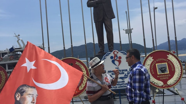 Yaşlı adamın Atatürk sevgisi