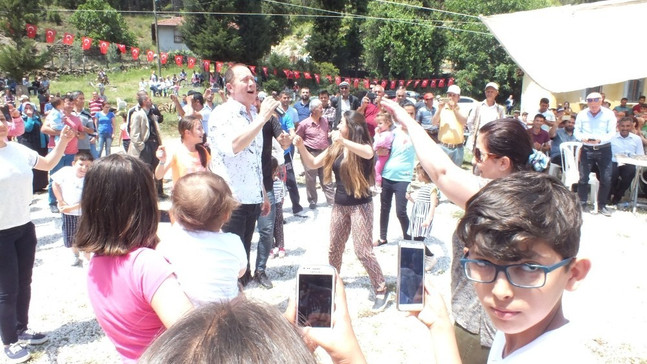 Sümer Ezgü Yörük Şenliğinde konser verdi
