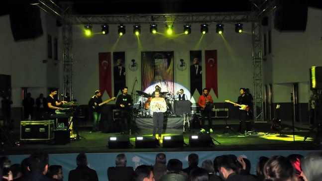 Akşehir’de Tuğba Yurt konseri
