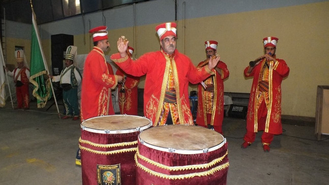 Mehteran eşliğinde iftar yemeği