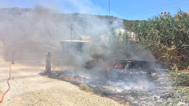 Demre’de korkutan yangın