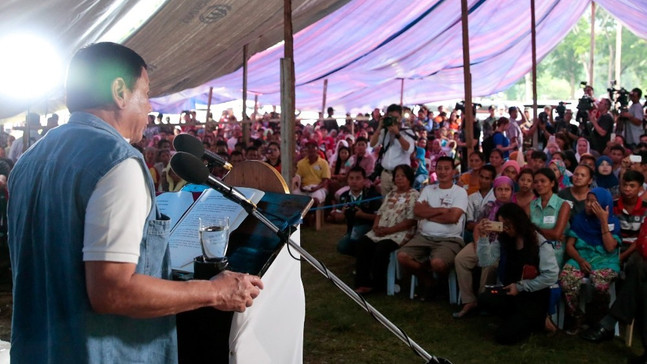 Filipinler Devlet Başkanı Duterte, vatandaşlardan özür diledi
