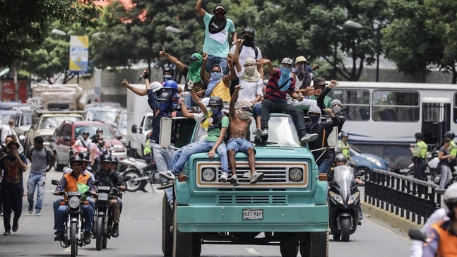 Venezuela’da muhalefet sokaklara geri döndü
