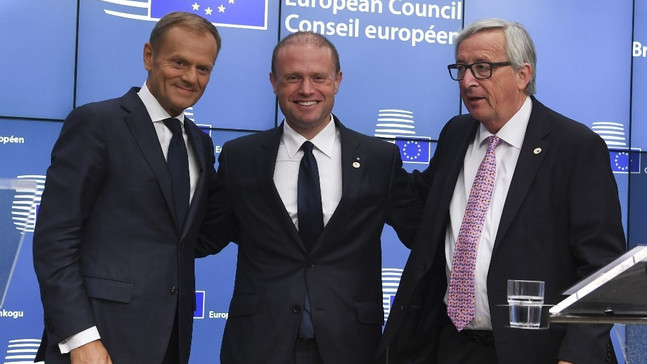 AB Konseyi Başkanı Tusk: “Brexit’ten sonra AB ve İngiltere vatandaşlarının haklarını korumak istiyoruz”
