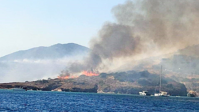 Tarihi Değirmenler Tepesi’nde korkutan yangın