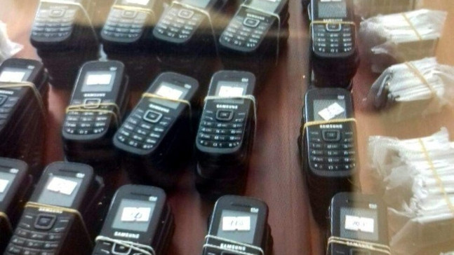 125 adet kaçak cep telefonu yakalandı