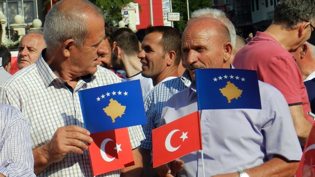 Kosova Türkiye için yürüdü
