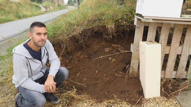 Bahçelerinde insan kemikleri buldular
