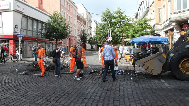 Hamburg caddelerinde temizlik çalışmaları
