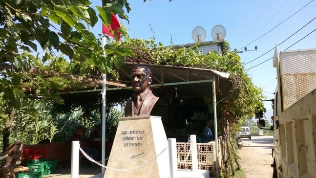 Köylere Atatürk büstü