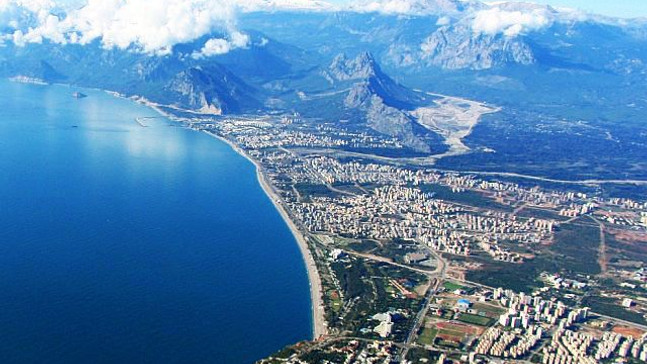 Turistleri salgın hastalıkla korkutuyorlar