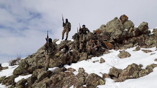 Çatak’ta PKK’lıların kullandığı 3 sığınak bulundu