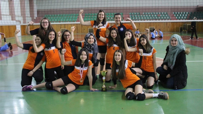 Kardelen Koleji kız voleybol takımı Nevşehir şampiyonu oldu
