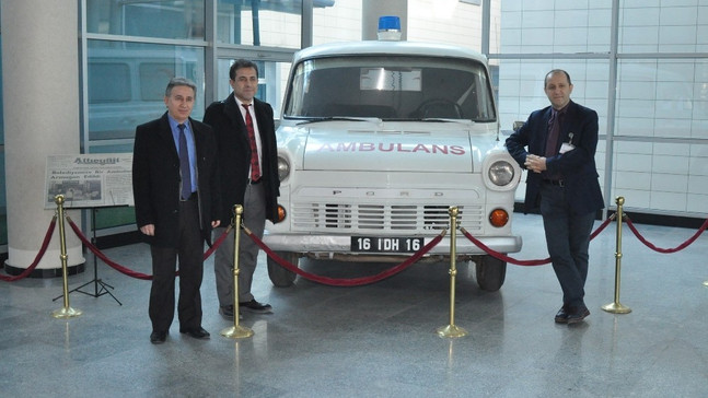 Emektar ambulans Ford’un anı kitabında
