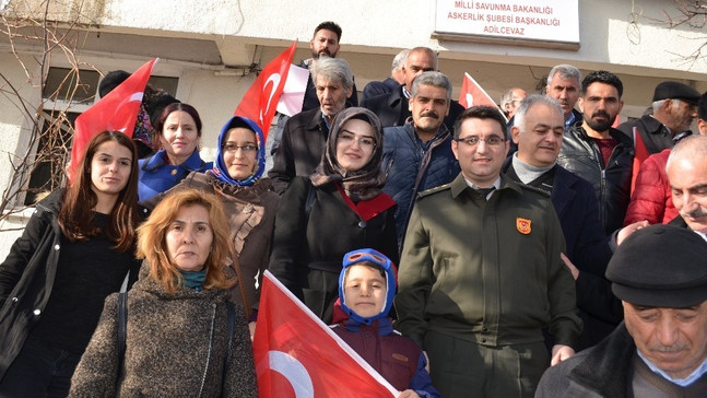 Adilcevaz halkı Afrin için askerlik başvurusunda bulundu