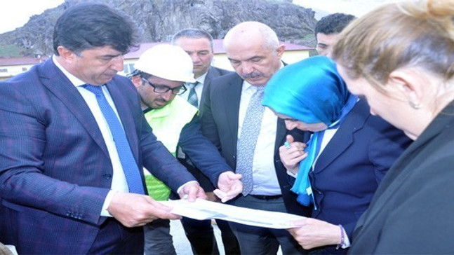 Erzurum milletvekilleri Pasinler’de yatırımları inceledi
