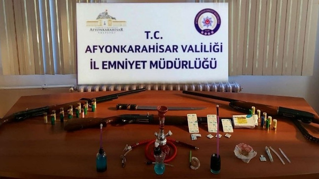 Afyonkarahisar merkezli uyuşturucu operasyonu: 11 gözaltı
