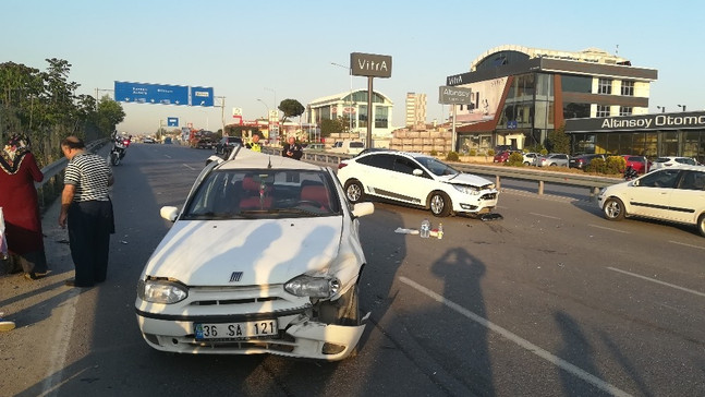 Kocaeli’de arızalanan otomobil kazaya sebep oldu: 1 yaralı
