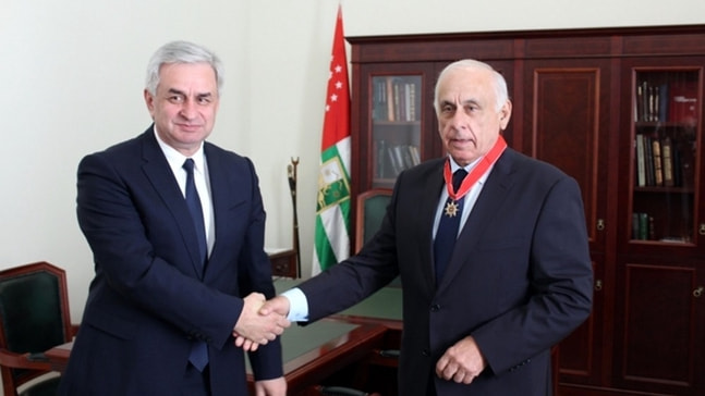 Abhazya başbakanı istifa etti, yeni başbakan atandı
