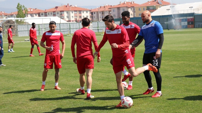 Sait Karafırtınalar:  “Biz hata yapmadan rakiplerin hata yapmasını bekleyeceğiz”
