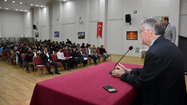 Muş’ta imza ve söyleşi gününün 7’ncisi düzenlendi
