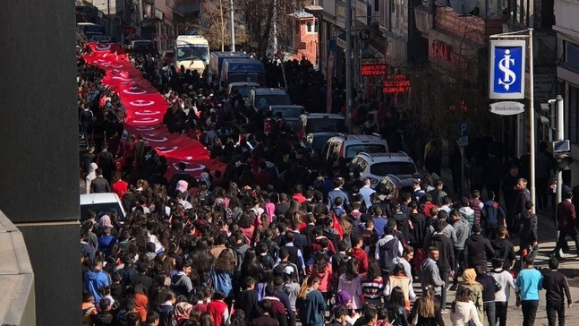 Binlerce genç 57. Alay Vefa Yürüyüşü’ne katıldı
