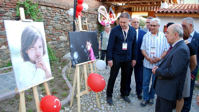 Fotoğraf sergisinin geliri okula bağışlanacak
