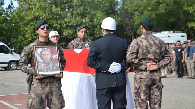 Mardin şehidi Karaman dualarla uğurladı
