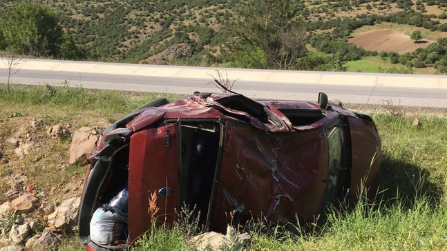 Kontrolden çıkan araç takla attı: 9 yaralı
