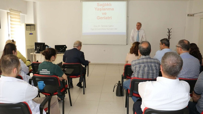 Gençlik Merkezinde sağlıklı yaşam semineri
