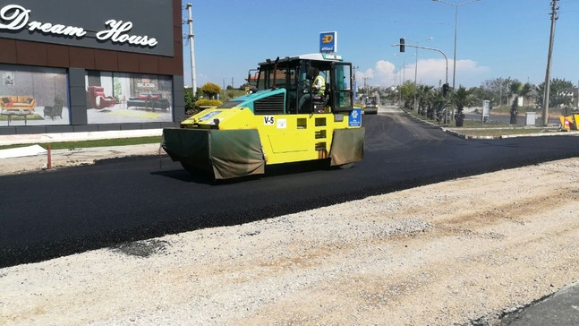 Didim’de sıcak asfalt çalışmaları sürüyor
