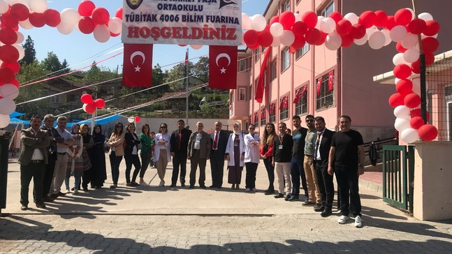 Köprülü Mehmet Paşa TUBİTAK 4006 Bilim Fuarı açtı
