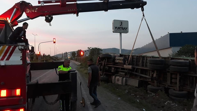 Kamyonunu olay yerinde bırakarak kaçtı
