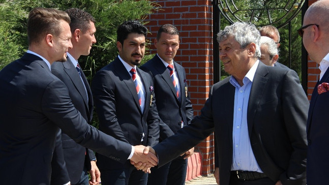 Geleceğin yıldızlarına Lucescu desteği
